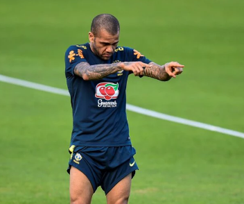 Daniel Alves: Decisão sobre liberdade provisória é adiada