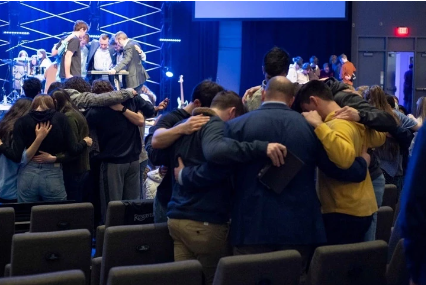 Estudantes de Ohio saem para evangelizar após Asbury