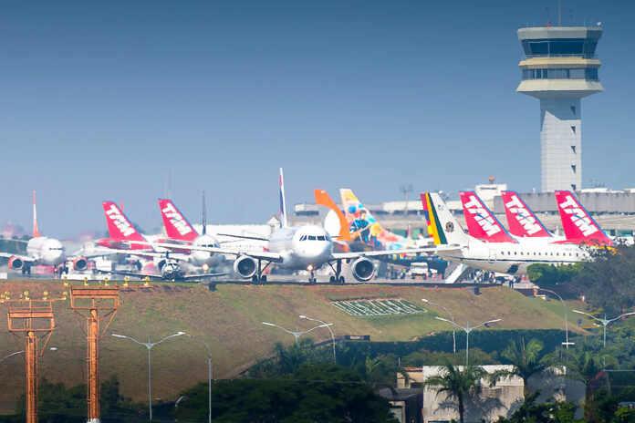 Associação de empresas aéreas explica alta das passagens no Brasil