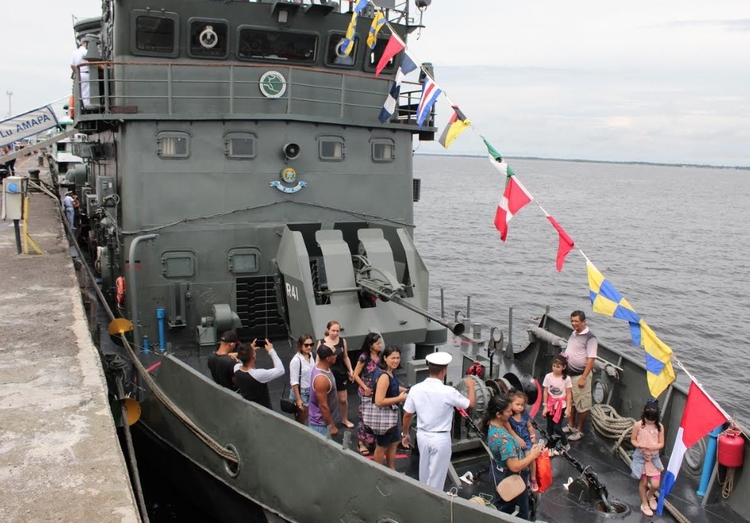 Navios-patrulha e Navio Hidroceanográfico da Marinha recebem visitantes em Belém