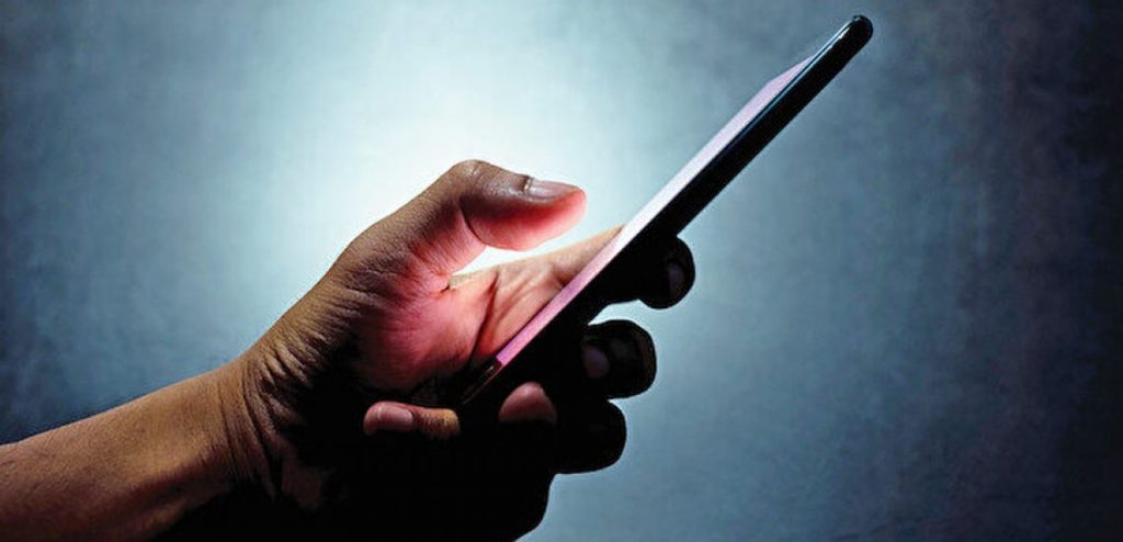 Governo lança iniciativa para bloquear celulares roubados de forma mais rápida