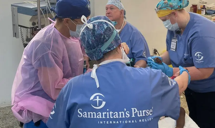 Pacientes têm experiência com Jesus em cirurgia, após serem evangelizados por médicos