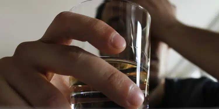 Este remédio para diabetes ajuda a diminuir o consumo de álcool, diz estudo