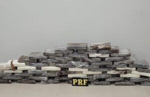 PRF apreende 61 quilos de cocaína e 6 de maconha dentro de ônibus em Santa Maria do Pará