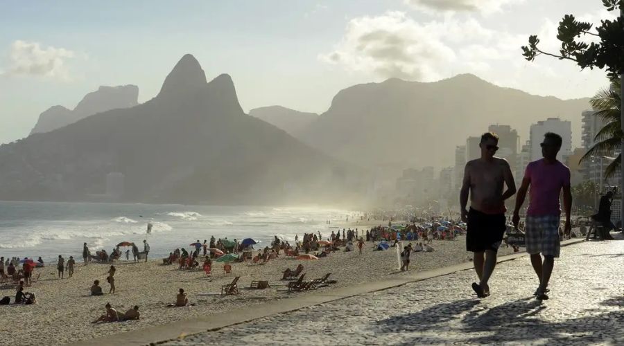 Travellers’ Choice: Brasil tem as três melhores praias da América do Sul; Embratur recebe premiação durante ação na Colômbia