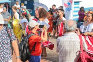 Maior navio da temporada de cruzeiros aporta em Belém com mais de 2 mil passageiros a bordo
