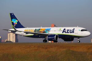 Azul se torna patrocinadora, lança campanha e aumenta oferta em 70% para São João 2024