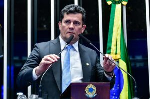 Desembargador indicado por Lula vota pela cassação de Moro; pedido de vista interrompe julgamento