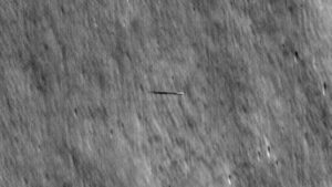 NASA capta fotos de ‘prancha de surf’ na órbita da Lua