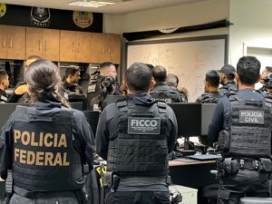 Polícia Federal combate tráfico de drogas no porto de Santana, no Estado do Amapá