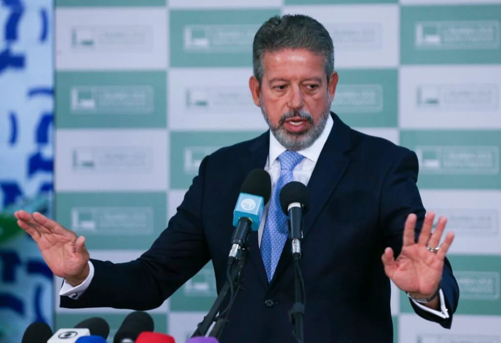 PT de Lula sobe o tom contra Lira em embate com Padilha
