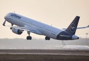Aproximadamente 7,5 milhões de passageiros voaram pelo país em março, segundo a Anac