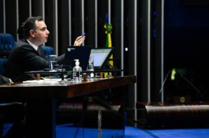 Pacheco anuncia sessão para debater dívidas dos municípios e desoneração