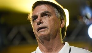 Quadro de saúde de Bolsonaro tem piora e equipe cancela todos os eventos para o mês de maio
