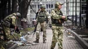 Rússia manda esposas suportarem abusos de soldados sádicos da guerra