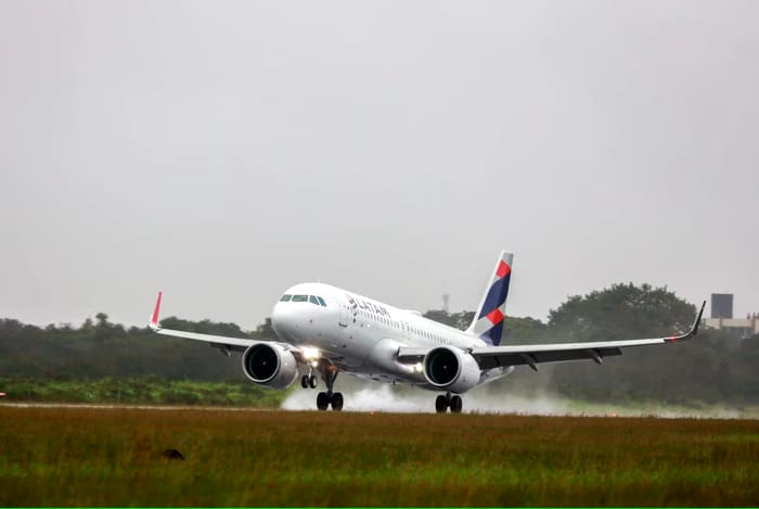 Potencial fusão de Azul e GOL não deve preocupar, e sim a falta de competividade, diz IATA