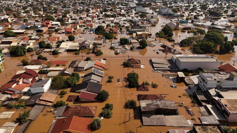 Cidades inteiras do RS terão que mudar de lugar’, diz pesquisador que alertou para despreparo contra chuvas