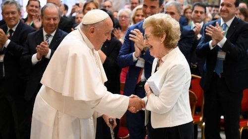 Papa: IA deve servir a humanidade e não enriquecer poucos “gigantes tecnológicos”