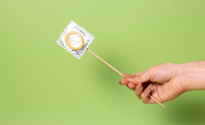 Alergia à camisinha existe mesmo? Conheça as causas e o que fazer