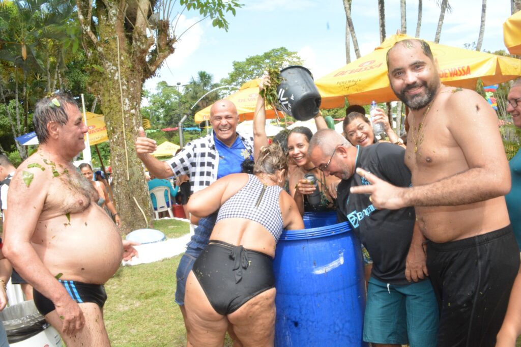 Banho de Cheiro inusitado anima os associados do Caixaparah