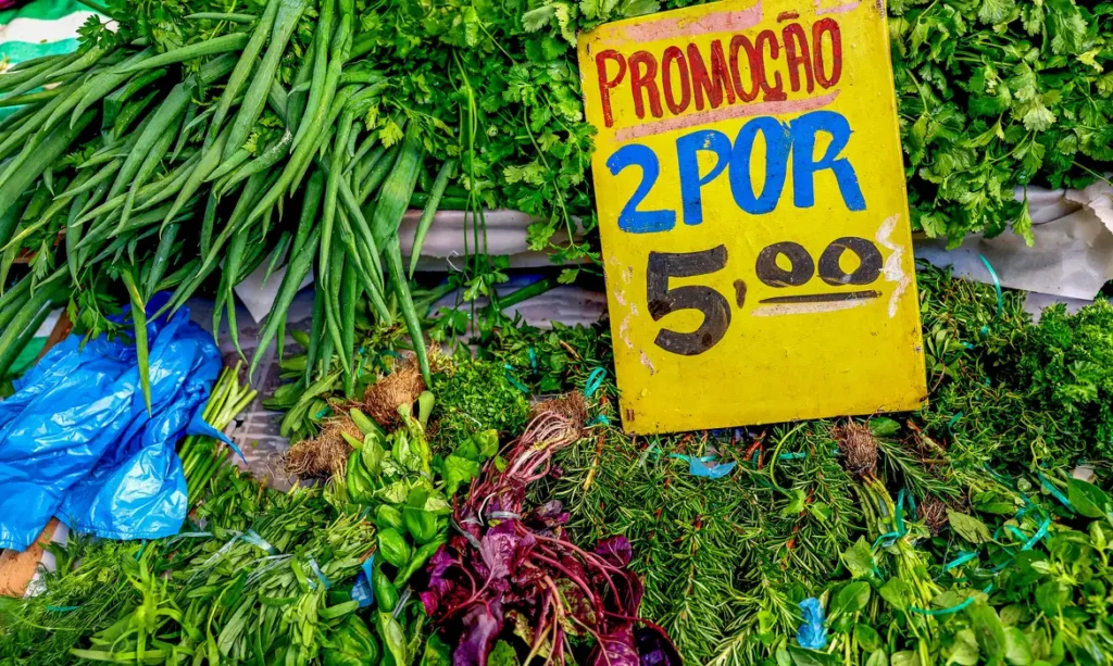 Real completa 30 anos amanhã com desafio de manter poder de compra do brasileiro