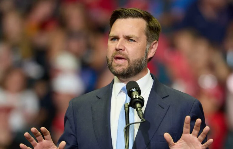 Vice de Trump diz que Kamala é culpada por fracassos de Biden