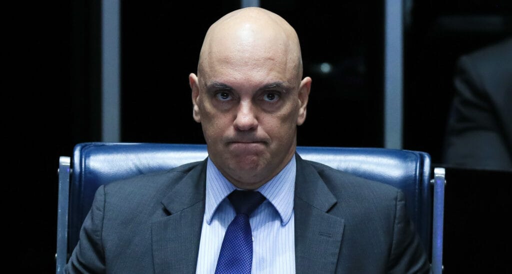 Moraes retira sigilo do inquérito das joias