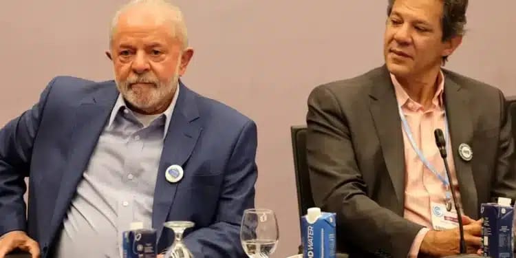 Reforma Tributária ameaça motoristas de aplicativo: Imposto de 26,5% pode reduzir renda pela metade