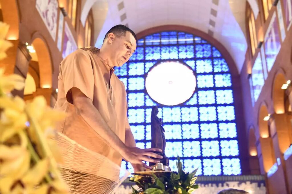 A fé pela intercessão da Mãe Aparecida; milagres, transformações, bondade