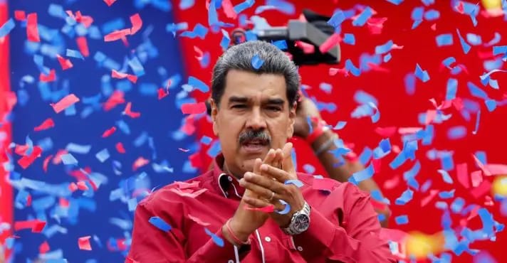 Conselho Nacional Eleitoral anuncia que Maduro foi reeleito com 51,2% dos votos. Nem o Brasil acredita no resultado.