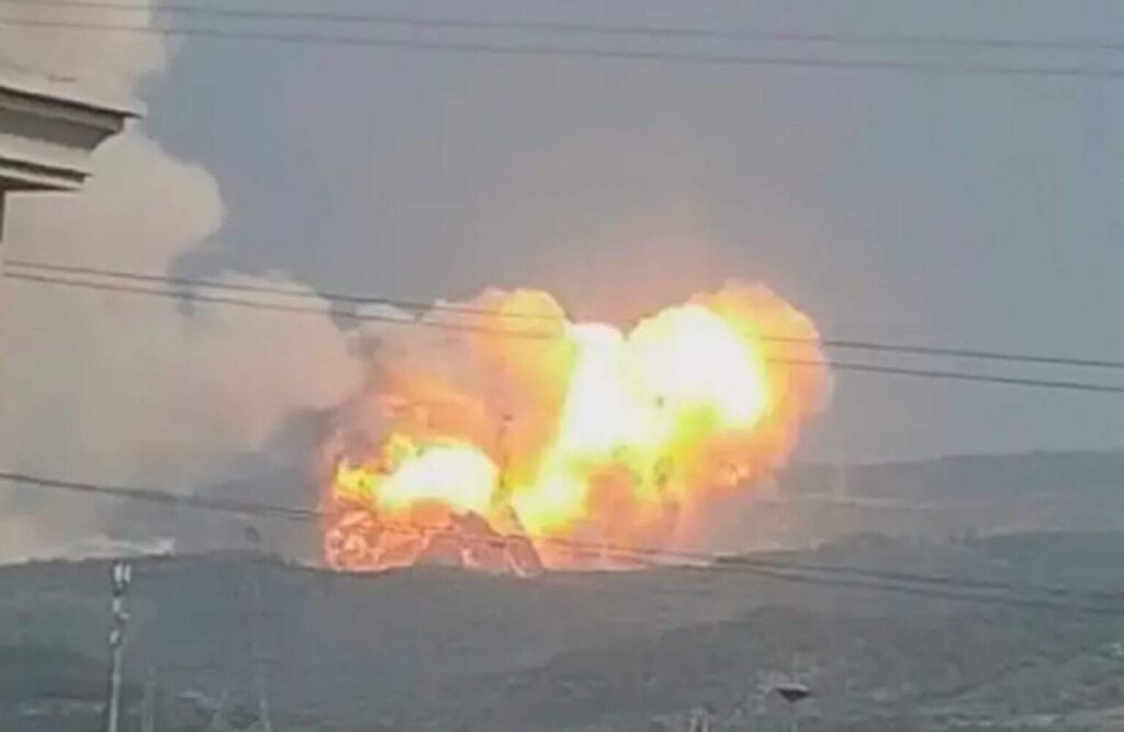 Foguete sofre explosão catastrófica durante teste na China