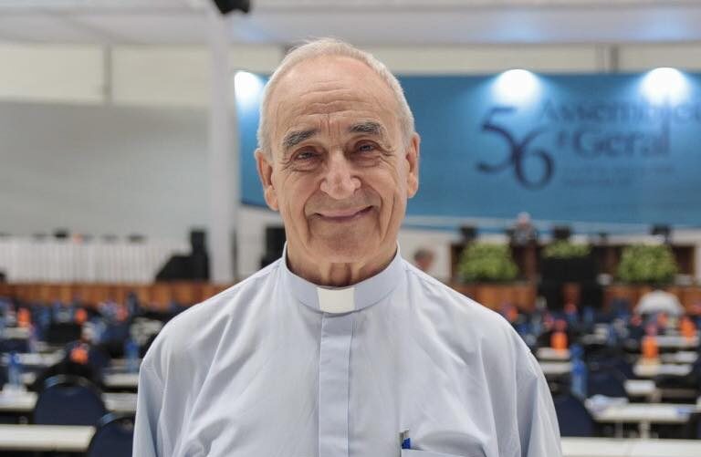 Dom Azcona avança no tratamento contra câncer e recebe alta de hospital em Belém
