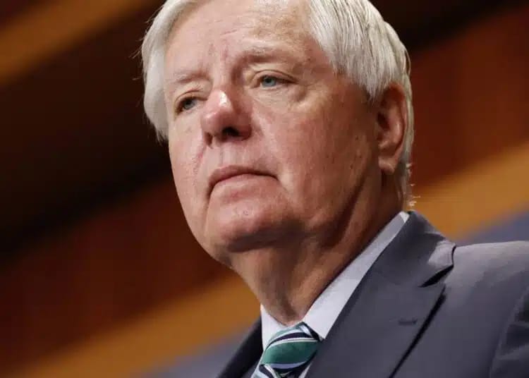 Senador dos EUA pressiona Congresso por autorização para atacar Irã