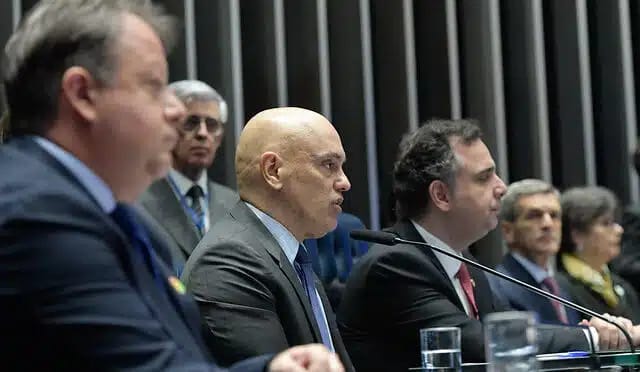 Líder da oposição no Senado, Rogério Marinho pede a abertura de impeachment contra Alexandre de Moraes