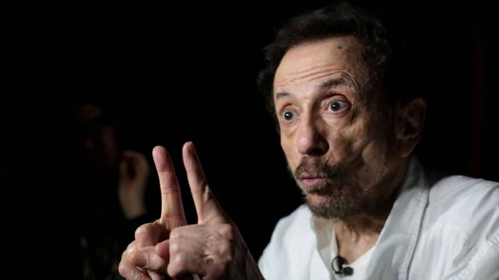 Cantor Tom Zé é internado