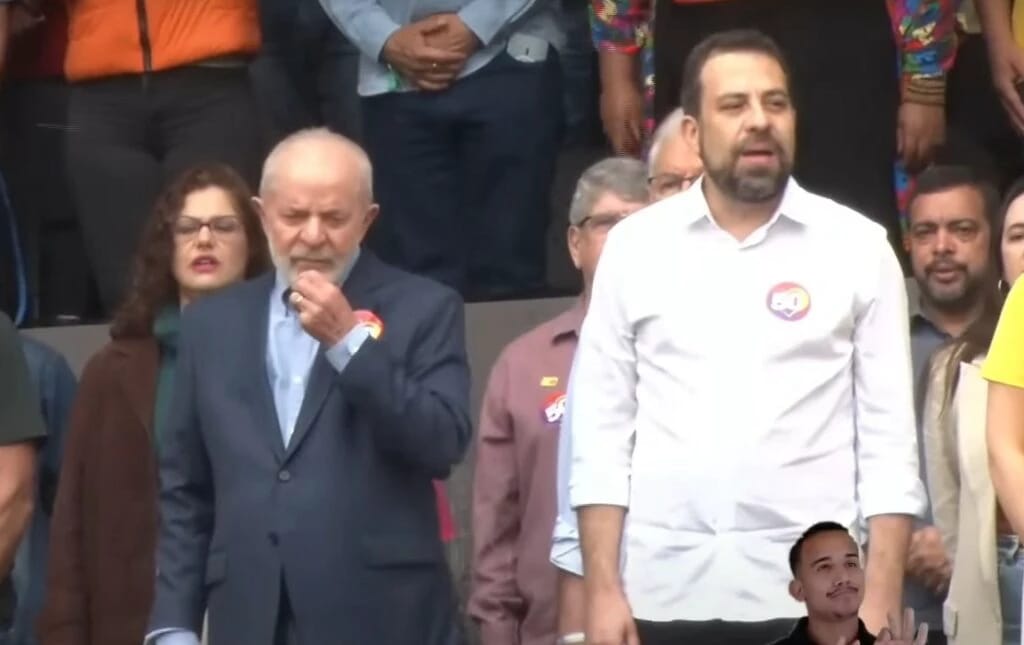 Ato com Boulos e Lula tem Hino Nacional em linguagem neutra