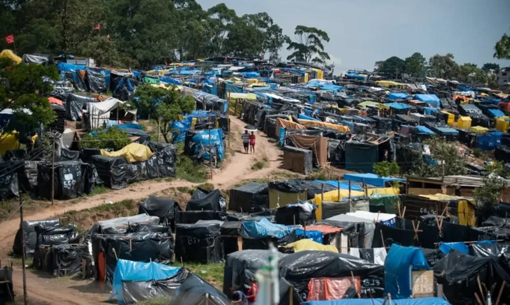 Mais de 1,5 milhão de brasileiros são afetados por remoções forçadas no Brasil