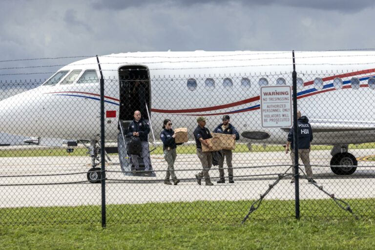 EUA confiscam avião oficial do ditador Nicolás Maduro