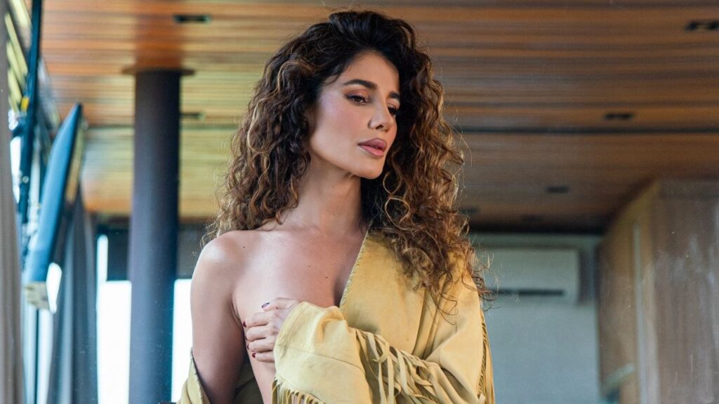 Paula Fernandes revela se produziria conteúdo adulto: “empoderada”