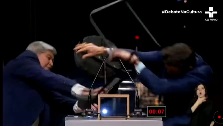 Pablo Marçal processa Datena por cadeirada durante debate e pede indenização de R$ 100 mil