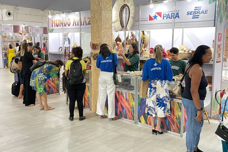 Artesãs indígenas ganham espaço ‘Mundo Amazônia’ na Feira de Artesanato do Círio