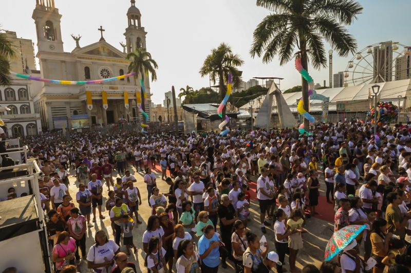 Emoção, pagamento de promessas, agradecimentos, pedidos. Assim foi mais um Círio das Crianças em Nazaré.