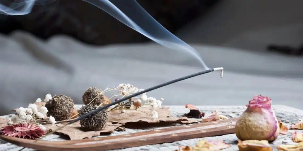 Fumaça de incenso pode ser mais prejudicial que a de cigarro