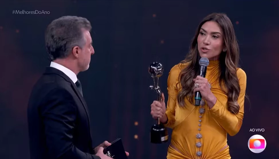 Na Globo, Patricia Abravanel elogia Huck: “Quero honrar você”