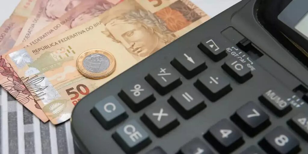 Governo pode enfrentar apagão em 2032, com alta de gastos obrigatórios