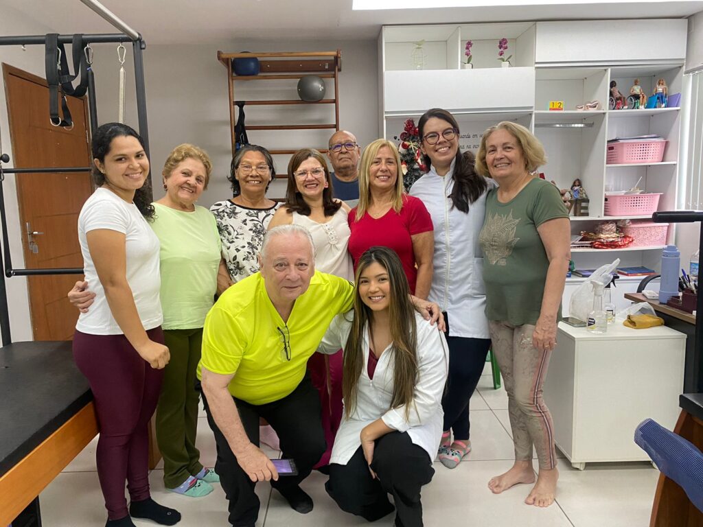 Fisioterapeutas realizam festa de confraternização na clínica Paricuiã