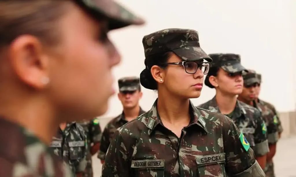 Ministério da Defesa: Mais de 7 mil mulheres se inscreveram nos primeiros dias de alistamento militar feminino