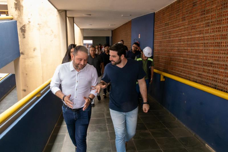 Vídeo – Prefeito visita obras de reforma da Aldeia Cabana para o Carnaval