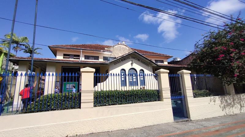 Cerca de 60 mil alunos da rede municipal voltam às aulas nesta segunda-feira (27)