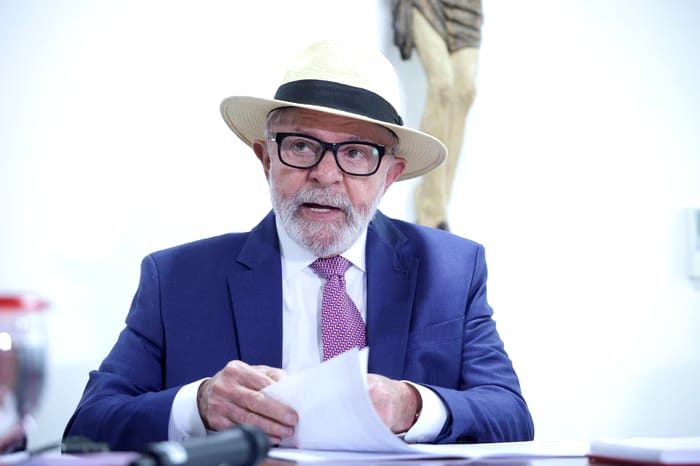 Pé-de-Meia: pedido para impeachment de Lula chega a 100 assinaturas